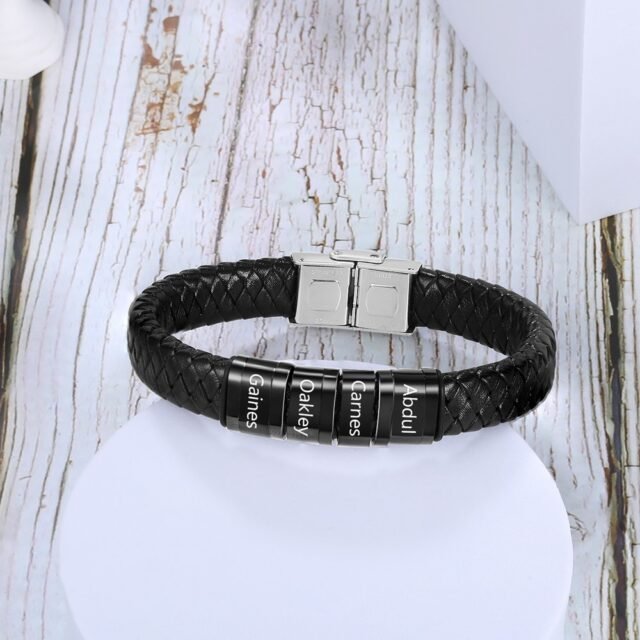 Men’s leather bracelets with personalised family names ™ 7